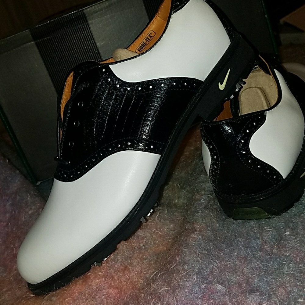Nike golf cleats